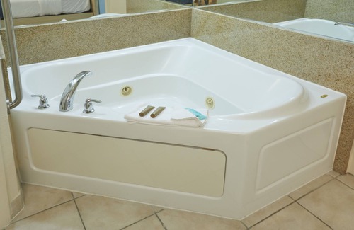 Kissimmee Hotel | Ramada by Wyndham Hotel & Water Park