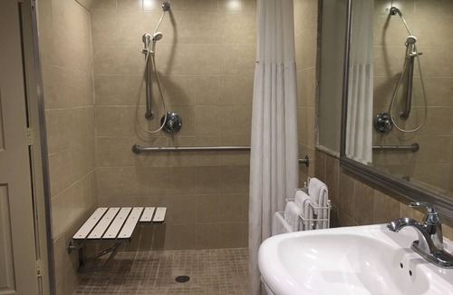 Rockville Centre Hotel | Ramada by Wyndham Rockville Centre