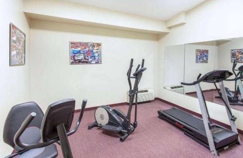 Sparta Hotel | Ramada by Wyndham Sparta/At Speedway