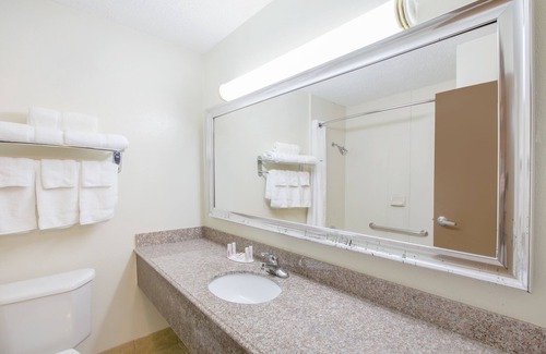 Tulsa Hotel | Ramada by Wyndham Tulsa