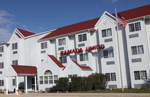 Bloomington Hotel | Ramada Limited by Wyndham, Bloomington I-55 & I-74 IL