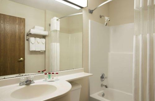 Bloomington Hotel | Ramada Limited by Wyndham, Bloomington I-55 & I-74 IL