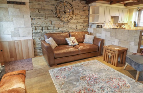 Ogden Casa | RAMBLERS COTTAGE, pet friendly in Thornton, West Yorkshire