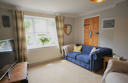 Saxthorpe Cabaña | Ramblers Retreat - Rural, dog friendly cottage.