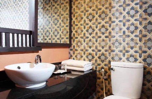 Chana Songkhram Hotel | Rambuttri Village Inn & Plaza