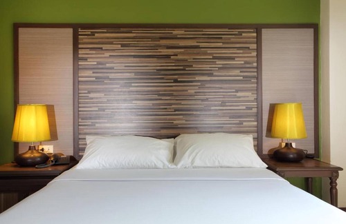 Chana Songkhram Hotel | Rambuttri Village Inn & Plaza