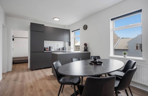 Vesturbær Apartamento | Ranargata Three Bedrooms Apartments
