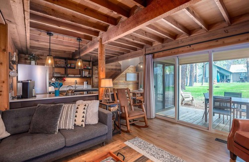 Sunriver Cabina | Ranc27 - Charming Cabin, Bikes, Community Pool