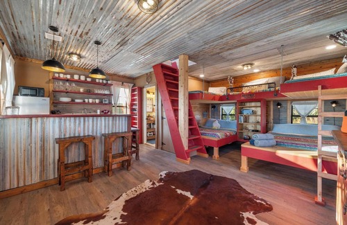 Blanco Casa | Ranch 33-Peaceful 20 ac Ranch w/Pool, Firepit