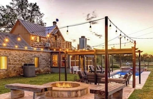 Fredericksburg Complejo | Ranch Getaway for Gatherings & Memories (Sleep 52)