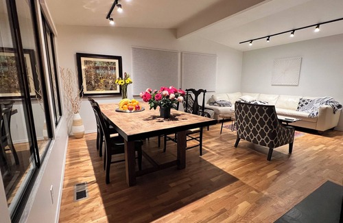 Bridle Trails Casa | Ranch house in Bridal Trails