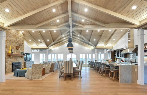 Athens Casa | Ranch Retreat | Lodge + Casitas, Trails & View