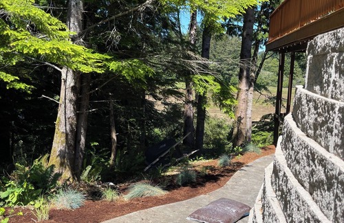 Reedsport Casa | Ranch Road Retreat 3 bd 2.5 bath Sleeps 6 Beautiful views.