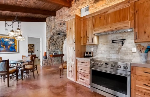 Tucson Casa | Your Private Desert Escape Awaits. Ranch Style Living in Catalina Foothills.
