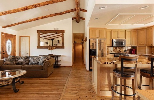 Baldwin Lake Casa | Rancharillo w/Hot Tub in Big Bear