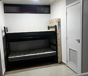 Alexania Casa | Rancho Contêiner Corumbá 4 - Interlagos Condominium