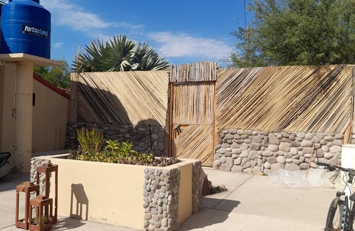 San Ignacio Apartamento | Rancho Espinoza La Casita Located in the peaceful Oasis Pueblo of San Ignacio