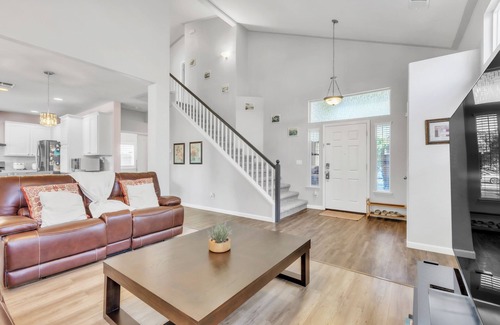 Rancho Cordova Casa | Rancho Heaven! Two-story 4bed 3bath Charming Home with fenced large backyard