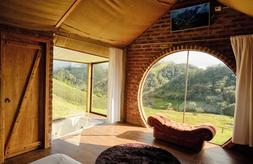Baños de Agua Santa Cabina | Rancho la suiza