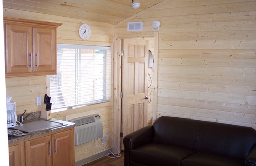 Santa Barbara Cabina | Rancho Oso RV & Camping Resort