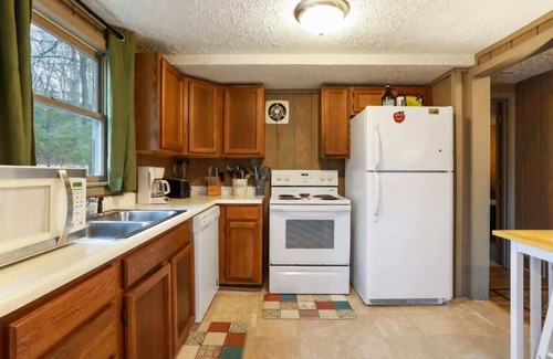 Berkeley Springs Cabina | Rancho Relaxo- Family Friendly