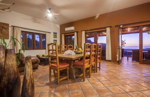 La Paz Casa | Rancho San Lorenzo - 2 Br house in authentic Ranch - Casa Bugambilias