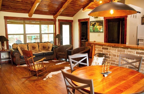 Granbury Cabina | RanchWater Lodge In Granbury Texas