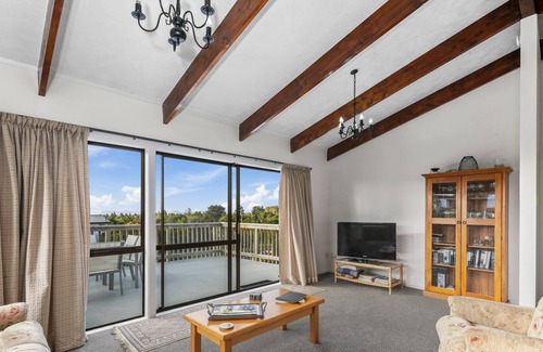 Motuoapa Casa | RANGIMOANA REST - MOTUOAPA HOLIDAY HOME, family friendly in Motuoapa