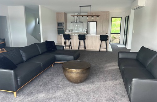 Raglan Casa | Rangitahi paradise. A modern 4 bedroom home overlooking the estuary in Raglan.