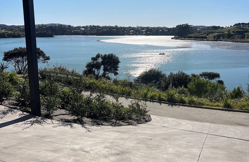 Raglan Casa | Rangitahi paradise. A modern 4 bedroom home overlooking the estuary in Raglan.
