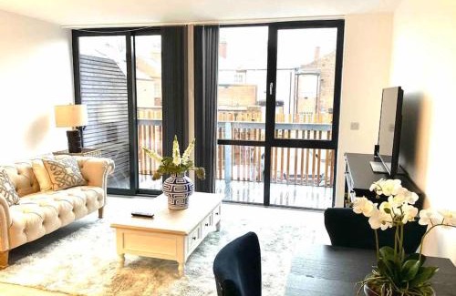 Sheffield Apartamento | Ranmoor Serviced Apartments at Wilkinson Lane - The Sandford Suite