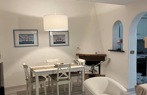 Rapallo Apartamento | Rapallo: Elegante apartamento señorial con vistas al mar! Wi-Fi!