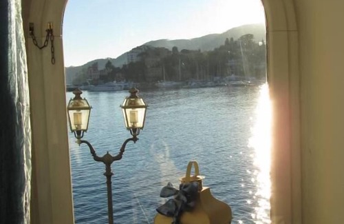 Rapallo Apartamento | Rapallo: Elegante apartamento señorial con vistas al mar! Wi-Fi!