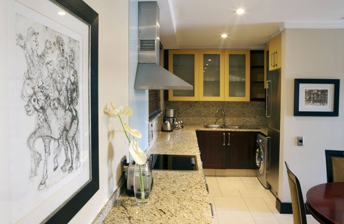 Sandown Casa | Raphael Penthouse Suites