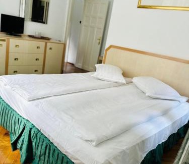 Sinaia Cama Y Desayuno | Rapsodia Sinaia
