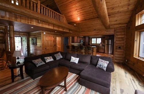 Northville Casa | CABINA DE REGISTRO DE LUJO- LAGO SACANDAGA! GRANDES 4 GRANDES FAMILIAS O DOS FAMILIAS PARA COMPARTIR