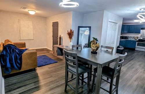 Mid City North Casa | Rare 3/2 Cozy Bedroom Near most Colleges & Downtown B.R