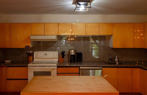 Prince Edward Casa | Rare 6 bedroom Gem in Picton