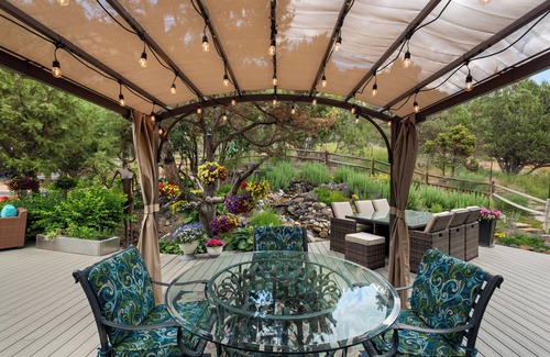 Cerise Ranch Casa | Rare, Art-Filled Mountain Getaway in the Roaring Fork Valley