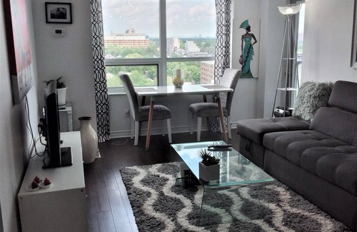 Englemount - Lawrence Condominio | Rare find - 2 bedroom, 2 bathroom condo with great view