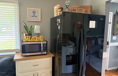Springfield Casa | Rare find! 2-bedroom house with convenient location