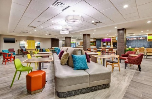 Wilmington Hotel | Rare Find! 2 Units w/ FREE Breakfast, Outdoor Pool, Close to Wrightsville Beach!