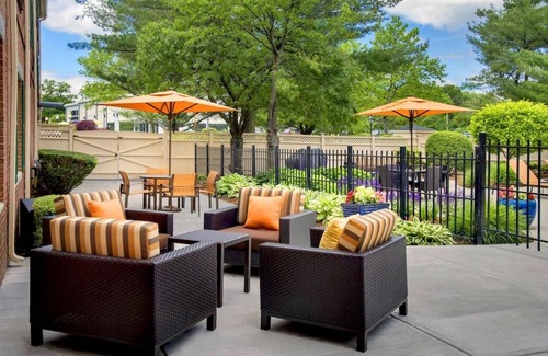 Woburn Casa | Rare Find! 3 Sleek Units, FREE Parking, Pets Allowed, Near Harvard University!
