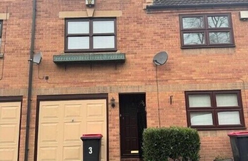Coleshill Casa | RARE FIND 3 story, 2 room house