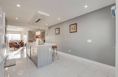 Calgary Casa | Rare find 6 bedroom 3 full bath newly renovated and new furniture and beds