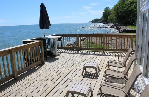 Town of Essex Cabaña | Rare Find : Breathtaking Lakeview From Three Directions! Family Friendly