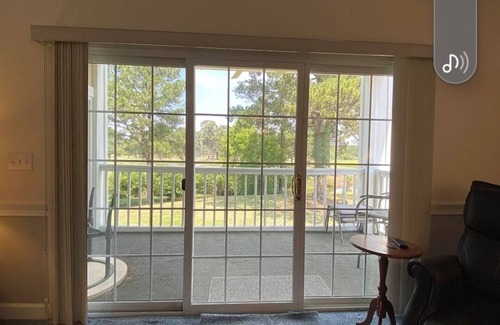 Central Myrtle Beach Condominio | RARE find Golf Course view Condo!