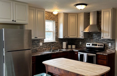 Lakeview Casa | Rare Find: Private Spacious Home - Waffles too!