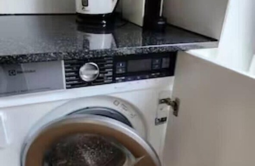 Werd Apartamento | RARE FIND Spacious 2-BR Downtown Apartment 4B