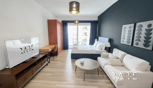 Dubai Production City Apartamento | Rare Holiday Homes - Crescent Tower - IMPZ - Dubai Production City - R704